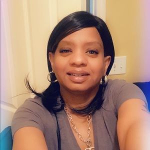 Meet your Posher, Denise